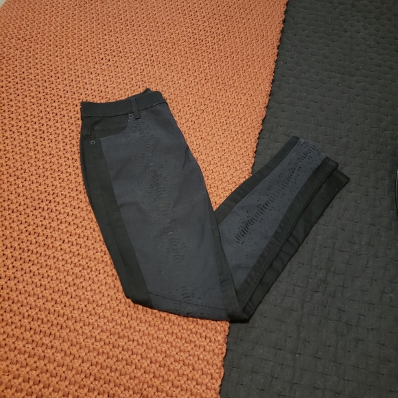 Express Black Snakeskin Skinny Jeans - Picture 4 of 8